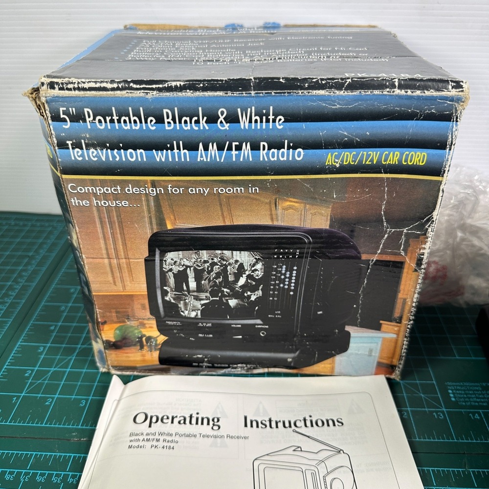 Vintage 5" Portable Black & White TV AM/FM Radio PK-4184 Retro Gaming Prop Boxed - Picture 5 of 12